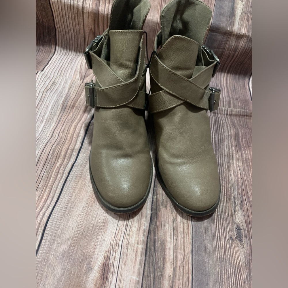 BRECKELLES WOMENS BRONCO-11 BOOTIE BOOTS